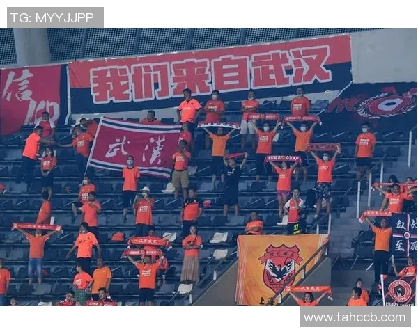 武汉篮球队耐力变革引发热议球迷期待新赛季的精彩表现与突破