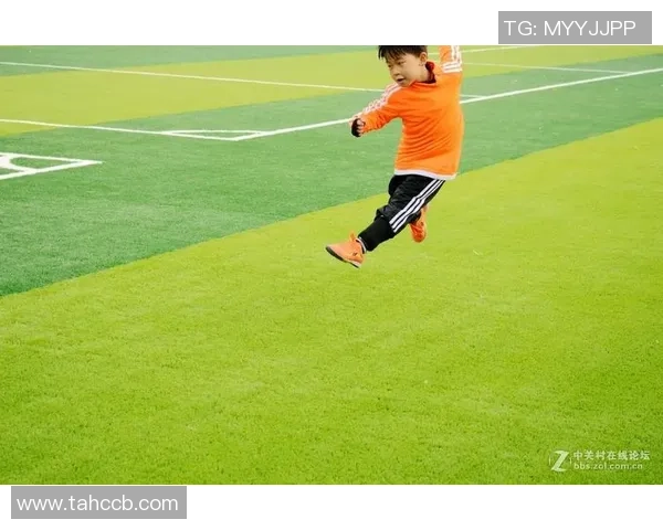 足球明星们的可爱瞬间大集合让你心动不已的萌趣照片欣赏 足球明星们的可爱瞬间大集合让你心动不已的萌趣照片欣赏