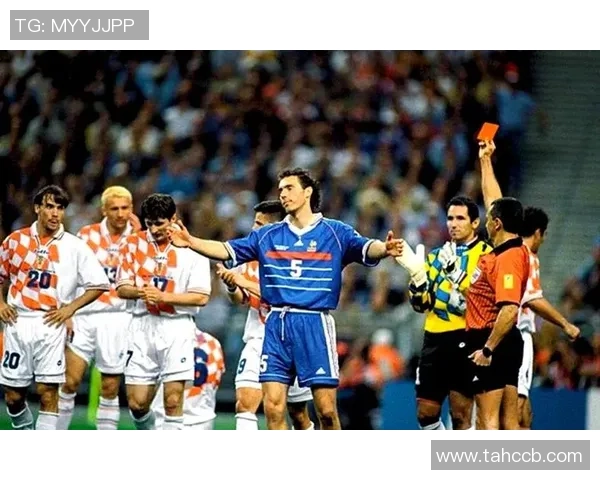 足球明星背后的故事与成长历程揭秘盘点他们的身世与成就